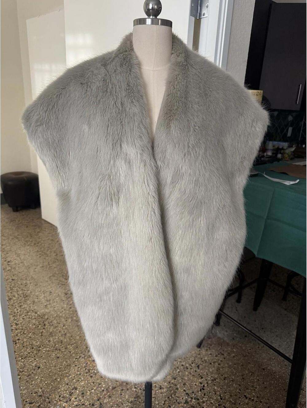 Restoration Hardware Ultra Faux Fur Plush Beige Shawl Wrap hc1